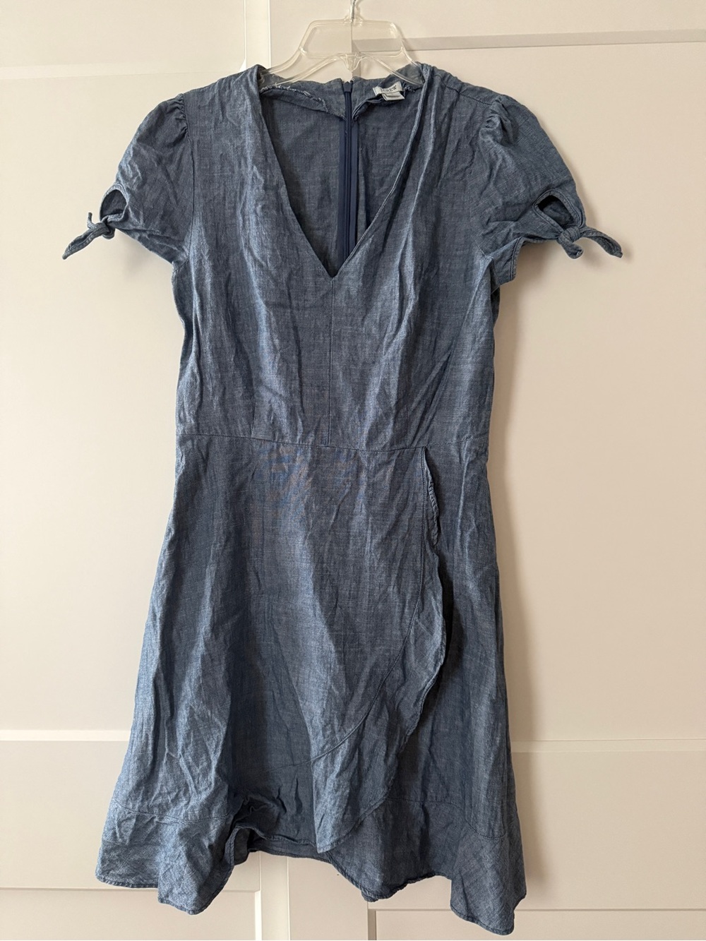 J.Crew Denim Chambray Wrap Dress Tie sleeve 6 Flutter sleeve Preppy Feminine